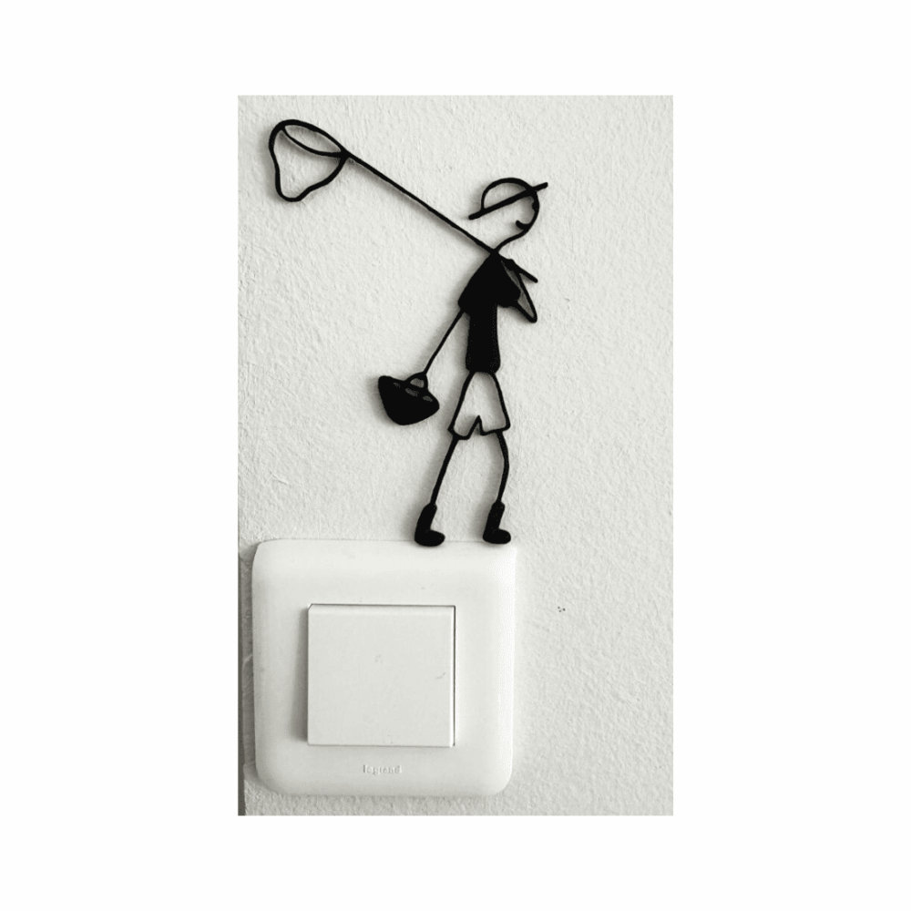 Figurine "Le garçon avec son épuisette"